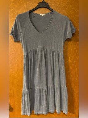 Sundry Blue Tiered Tee Shirt
Dress Size 1 Small